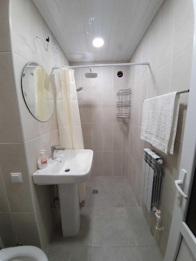 Central Guesthouse Ґюмрі Екстер'єр фото
