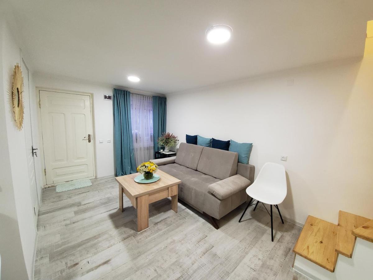 Central Guesthouse Ґюмрі Екстер'єр фото